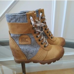 Sorel Lexie Wedge Boots Felt Leather Camel Gray NL3376-224 Size Women's 7